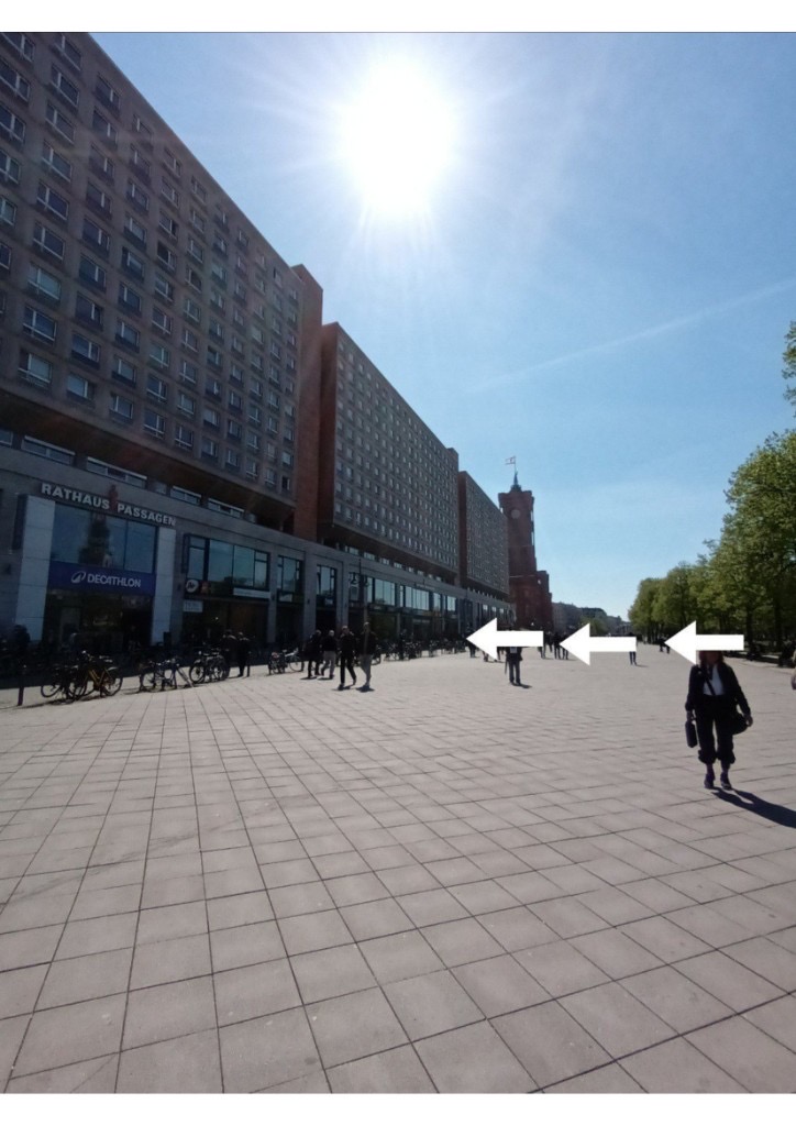 Rathaus-Passagen Berlin — geradeaus weiter Richtung Rotes Rathaus
